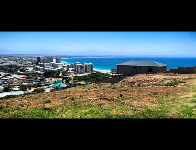 LAND FOR SALE IN MOSSEL BAY EXT 26